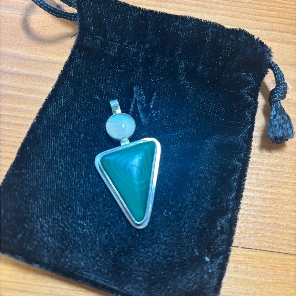 Handmade Sterling‎ Malachite and Mother of Pearl Signed Native American Pendant